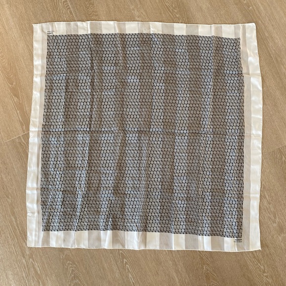 Fendi FF Vintage silk scarf! - Picture 8 of 10